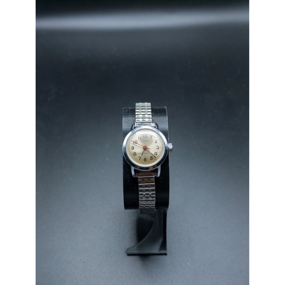 Vintage Timex Manual Wind Water Resistant Watch Silver Tone Expansion Band 24mm